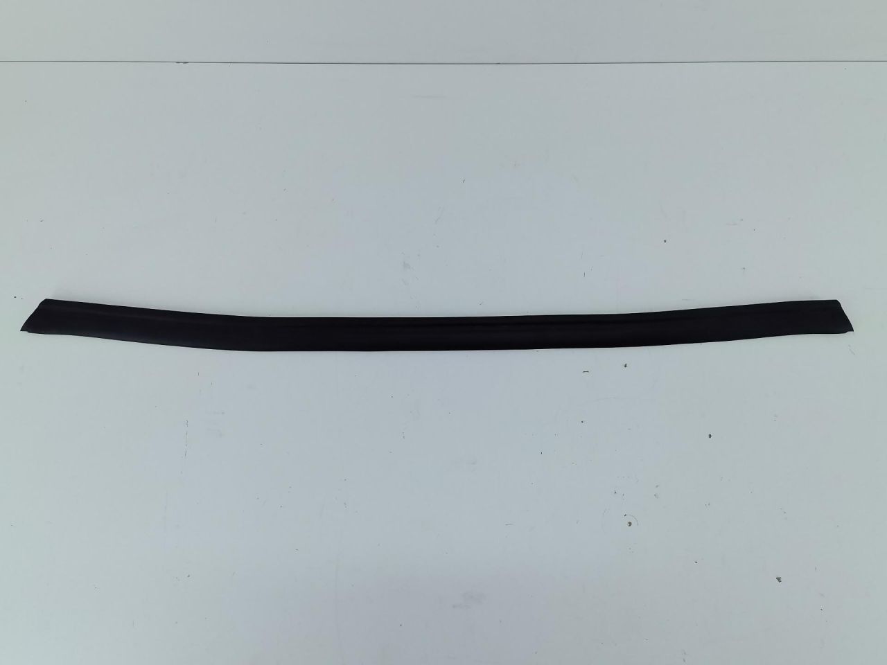 уплотнитель подкапотного пространства BMW 2 серия Active Tourer F45 2015, 2.0 л., B48 A20 A, 51767300515, 7300515 - фото №1