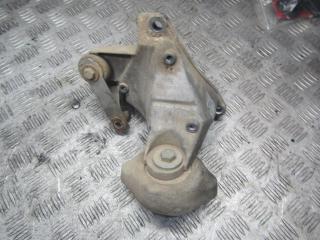 кронштейн КПП Volkswagen Passat B5 [рестайлинг] 2002, 2.0 л., бензин, МКПП, универсал, 8D0399114S