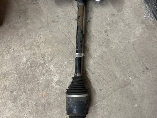 защитный кожух тормозного механизма Maserati Levante 1 поколение 2017, 3.0 л., A630HP, дизель, АКПП, blue, внедорожник 5 дв., полный привод, правый руль, 670032056