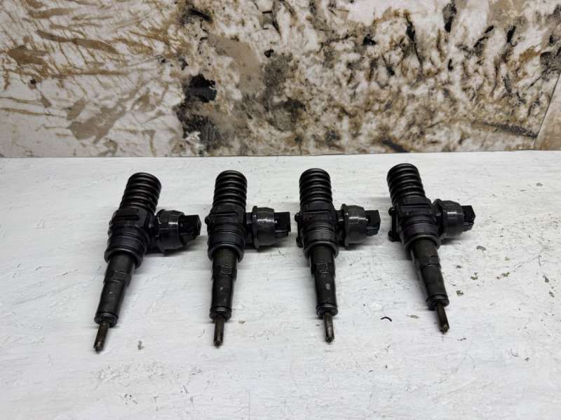 форсунка Volkswagen 2007, 1.9 л., дизель, 038130073BP, 038130073BM, 0414720314, 0414720308, 0414720304 - фото №1