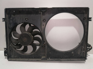 вентилятор радиатора Volkswagen Golf 4 поколение 1999, 1.6 л., AKL, бензин, 5МКПП, синий, универсал