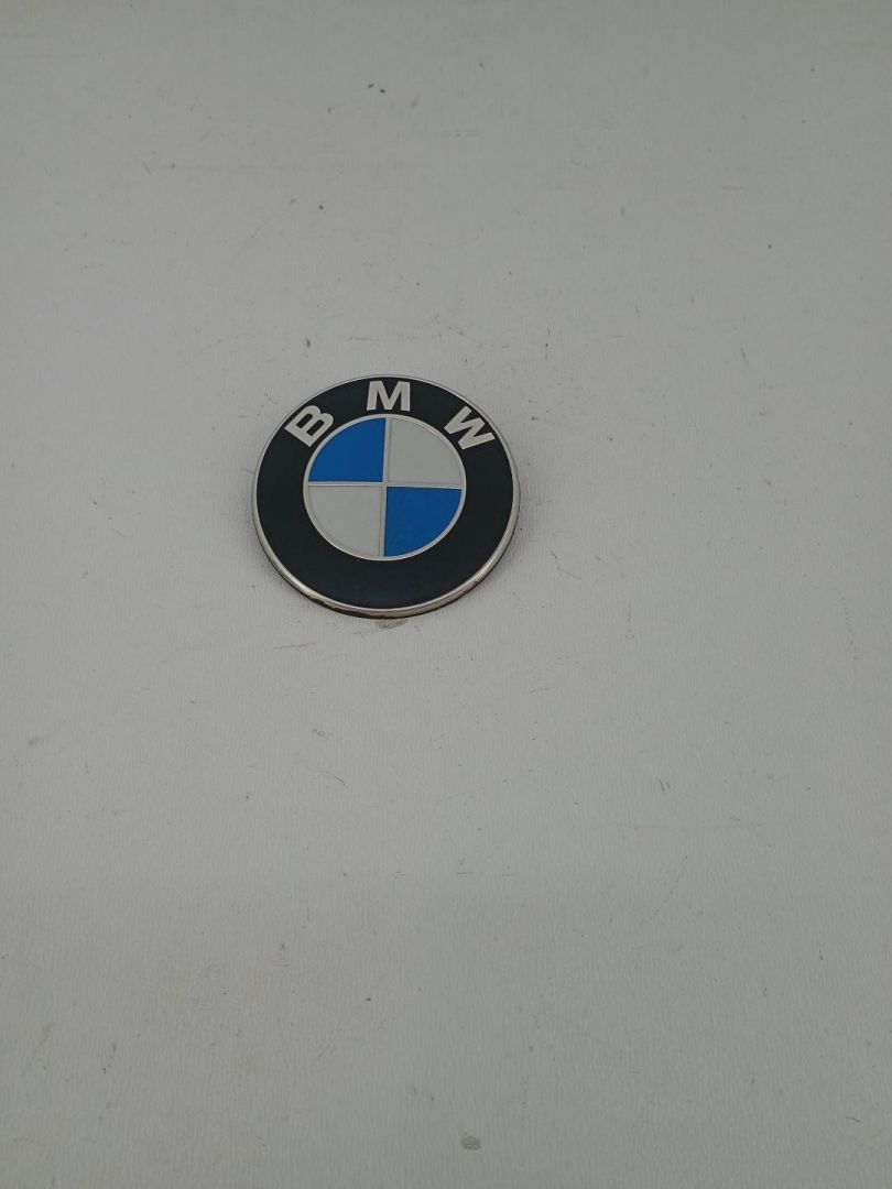 эмблема BMW 2 серия Active Tourer F45 2015, 2.0 л., бензин, АКПП, передний привод, 51148219237 - фото №1