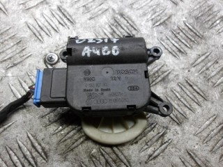моторчик заслонки печки Audi A4 B6 2002, 1.8 л., бензин, МКПП, универсал, 0132801302