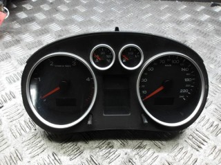 щиток приборов (приборная панель) Audi A2 8Z 2001, 1.4 л., дизель, МКПП, хетчбэк 5 дв., 8Z0920900T