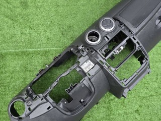 панель передняя салона (торпедо) Renault Duster 1 поколение 2014, АКПП, серый, 681005780R