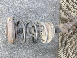 стойка передняя левая Renault Megane 1 поколение [рестайлинг] 2001, 1.6 л., бензин, МКПП, кабриолет