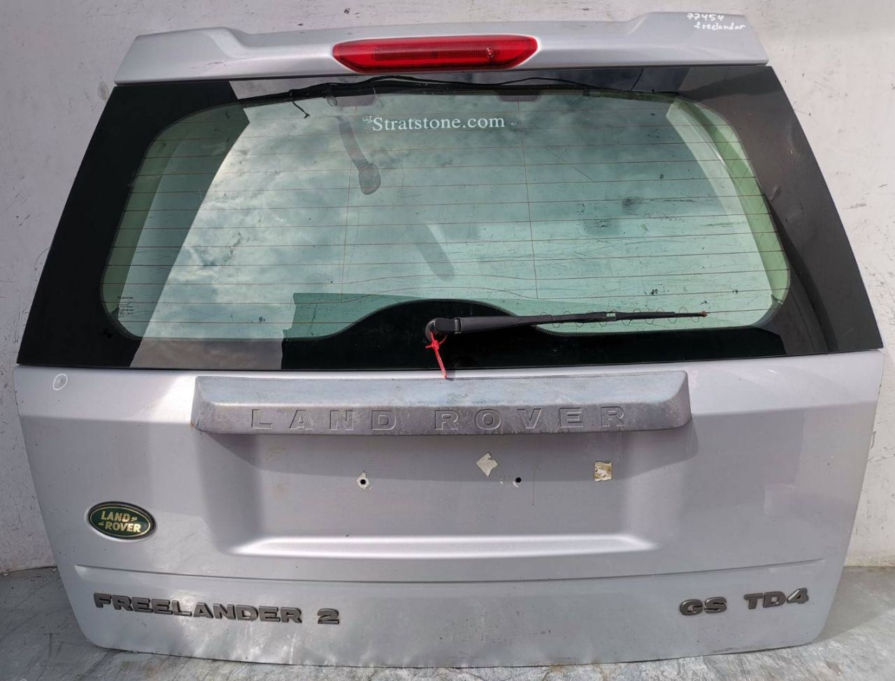 крышка багажника (дверь 3-5) Land Rover Freelander 2 поколение 2008, 2.2 л., 224DT, дизель, 6МКПП, внедорожник 5 дв. - фото №1