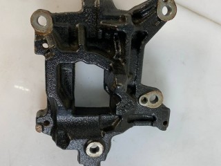 кронштейн компрессора кондиционера Lexus NX 1 поколение [рестайлинг] 2021, 2.5 л., 2AR-FXE, бензин, 8843133050