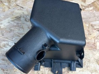 корпус воздушного фильтра Lexus NX 1 поколение [рестайлинг] 2020, 2.5 л., гибрид, красный, полный привод, правый руль, 17705-36110