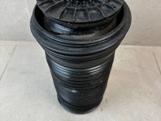 пневмоподушка Maserati Levante 1 поколение 2017, 3.0 л., бензин, АКПП, белый, внедорожник 5 дв., полный привод, 0000013816