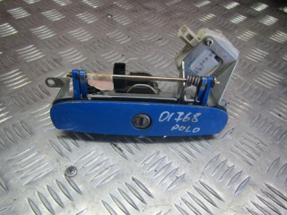 ручка крышки багажника Volkswagen Polo 4 поколение 2004, 1.2 л., бензин, МКПП, хетчбэк 5 дв., 6G6827297F