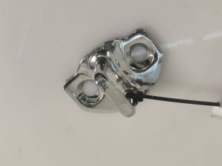 ответная часть (скоба) замка двери Tesla Model X 1 поколение 2018, L1S, АКПП, хетчбэк 5 дв., полный привод