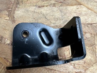 кронштейн (крепление) Alfa Romeo Stelvio 1 поколение 2018, 2.0 л., АКПП, серый, внедорожник 5 дв., полный привод