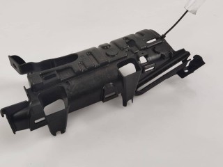 Кронштейн накладки подъемной двери Tesla Model X 1 поколение 2018, L1S, АКПП, хетчбэк 5 дв., полный привод, 1051557-00-E, 105838917C