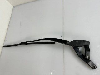 щеткодержатель (поводок стеклоочистителя, дворник) Mercedes-Benz CLS-Класс C218 [рестайлинг] 2016, 3.0 л., OM 642.852, дизель, АКПП, белый 799, седан, задний привод, правый руль, A2188201044