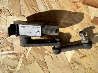 датчик дорожного просвета Maserati Levante 1 поколение 2017, 3.0 л., бензин, АКПП, белый, внедорожник 5 дв., полный привод, 670037526