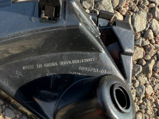 Крепления ( кронштейн ) крыла лев. Tesla Model X 1 поколение [рестайлинг] (2021 - 2026), 1095793-00-B, 1095793