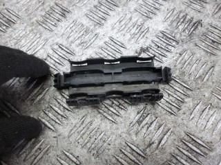 кронштейн (крепление) Volkswagen Touran 1 поколение [рестайлинг] 2008, 1T0971739G