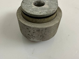 опора редуктора Mercedes-Benz CLS-Класс C218 [рестайлинг] 2016, 3.0 л., OM 642.852, дизель, АКПП, белый 799, седан, задний привод, правый руль, A2043500215