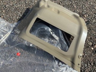 часть кузова (вырезанный элемент) Tesla Model Y 1 поколение (2020 - 2026), 1510098-S0-A, 1510098