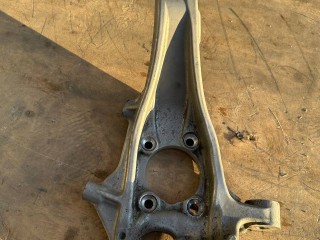 кулак поворотный левый Alfa Romeo 2021, 2.1 л., дизель, АКПП, чёрный, внедорожник 5 дв., полный привод, 00505631230