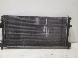 радиатор (основной) Skoda Fabia 2 поколение [рестайлинг] 2011, 1.2 л., бензин, МКПП, серебристый, 6R0121253A