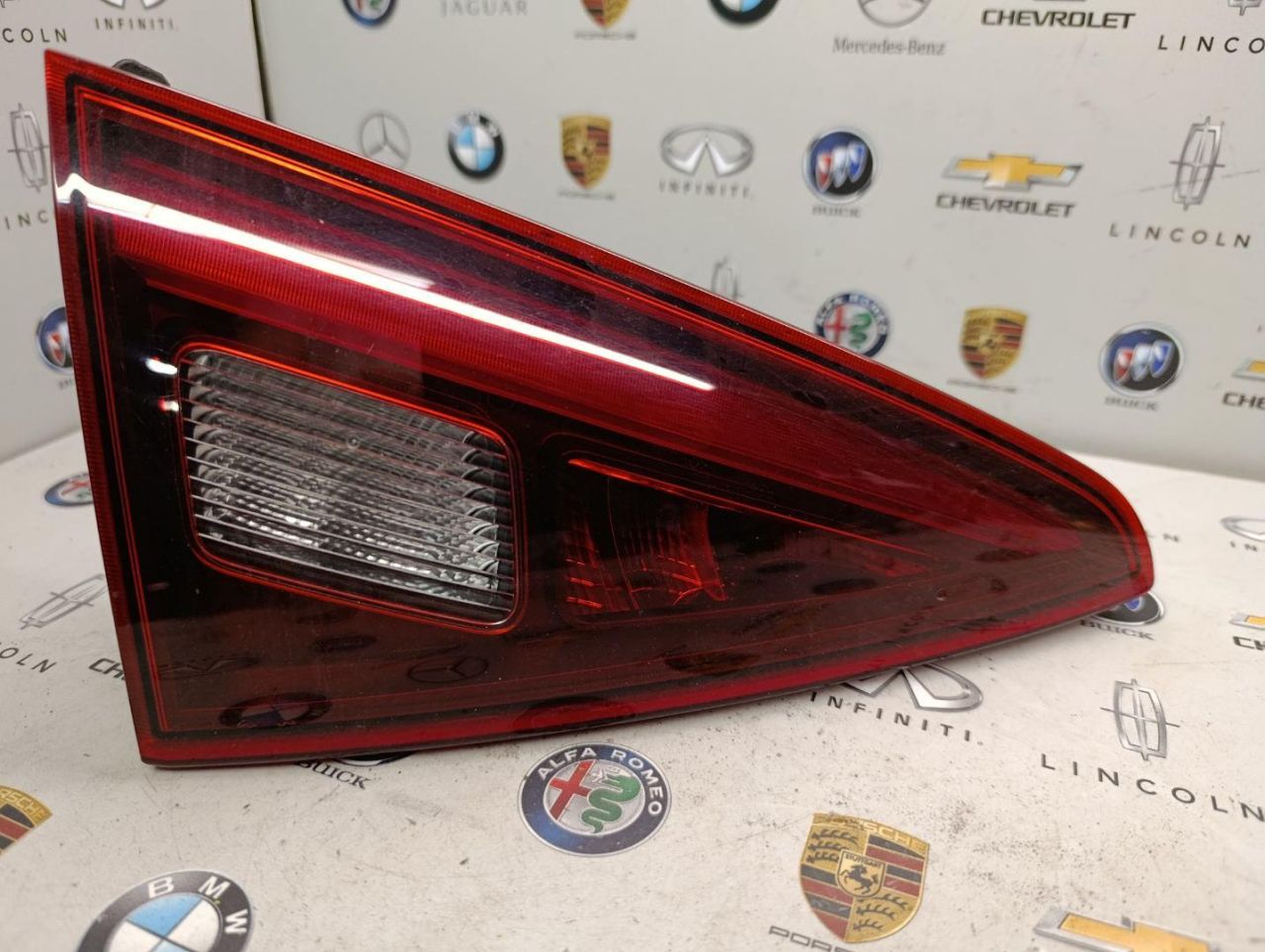 фонарь крышки багажника левый Alfa Romeo Giulia 2 поколение 2017, 2.0 л., бензин, полный привод, 00505437930 - фото №1