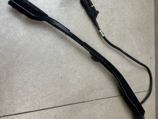 щеткодержатель (поводок стеклоочистителя, дворник) Alfa Romeo 2021, 2.1 л., дизель, АКПП, чёрный, внедорожник 5 дв., полный привод, 50535821