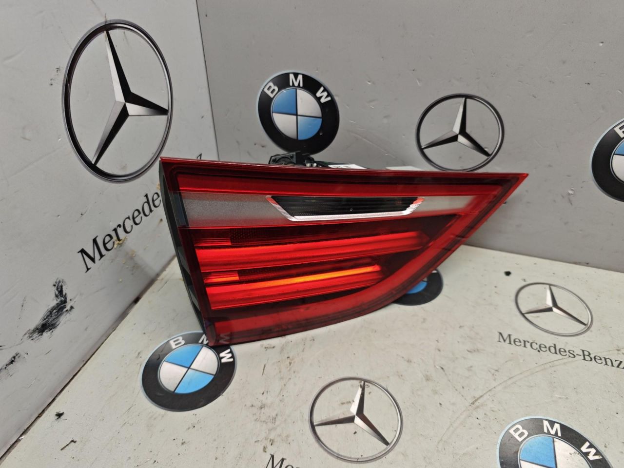 фонарь крышки багажника левый BMW 2 серия Active Tourer F45 2015, 2.0 л., B48 A20 A, 7329791 - фото №1