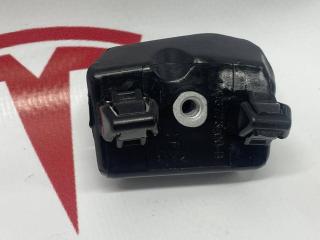 Крепления ( кронштейн ) крыла прав. Tesla Model Y 1 поколение (2020 - 2026), 1493773-00-B