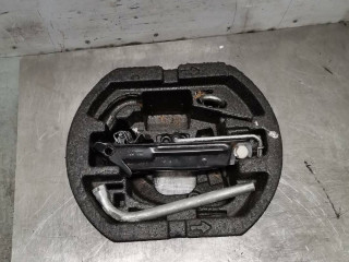 домкрат Skoda Fabia 2 поколение (5J) 2009, 1.4 л., BNV, дизель, 5МКПП