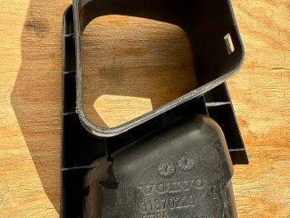 воздухозаборник Volvo XC90 2 поколение [рестайлинг] 2020, 2.0 л., дизель, АКПП, 31370229