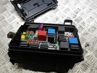 блок предохранителей Opel Corsa D [рестайлинг] 2014, 1.2 л., бензин, АКПП, хетчбэк 5 дв., 13246916