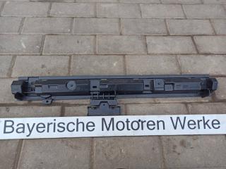 Кронштейн накладки на порог BMW i4 G26 2022, электро, АКПП, 8737091