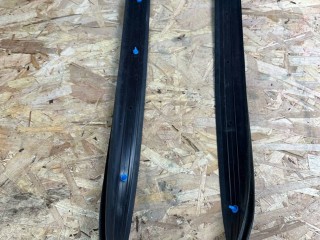 уплотнитель двери Lexus NX 1 поколение [рестайлинг] 2020, 2.5 л., гибрид, красный, полный привод, правый руль