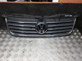 решетка радиатора Volkswagen Passat B5 [рестайлинг] 2002, 1.6 л., бензин, МКПП, универсал, 3B0853651L