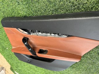 обшивка двери задняя правая Maserati Quattroporte 6 поколение [рестайлинг] 2019, 3.0 л., бензин, АКПП, чёрный, седан, задний привод, 06700602530