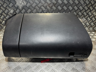 бардачок Mazda 3 BK [рестайлинг] 2006, 1.6 л., дизель, 5МКПП, хетчбэк 5 дв.