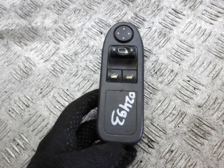 блок управления стеклоподъемниками Citroen C5 1 поколение [рестайлинг] 2005, 1.6 л., дизель, МКПП, универсал, 96514301ZF