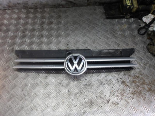 решетка радиатора Volkswagen Golf 3 поколение 2000, 1.9 л., дизель, МКПП, хетчбэк 5 дв.