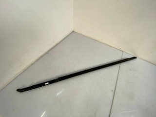 молдинг двери передней левой Land Rover Range Rover Sport 2 поколение [рестайлинг] 2020, 3.0 л., 306DT, дизель, АКПП, rhodium silver (1ac), внедорожник 5 дв., полный привод, правый руль, LR043751, DK6221453AA