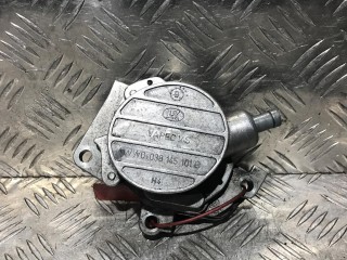 насос вакуумный Volkswagen Golf 4 поколение 2000, 1.9 л., ALH, дизель, 5МКПП, универсал, 038145101B