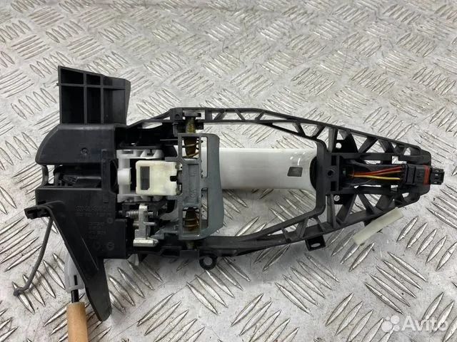 скелет ручки двери передней левой BMW 5 серия G30/G31 (2016 - 2020), 51217401205-51219881775 - фото №1