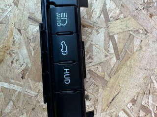 кнопка открытия багажника Lexus RX 4 поколение [рестайлинг] 2020, 3.5 л., гибрид, вариатор, красный, полный привод, правый руль, 75P356, 55618-48220