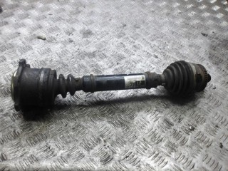 полуось передняя левая (приводной вал, ШРУС) Volkswagen Passat B5 1999, 1.8 л., бензин, АКПП