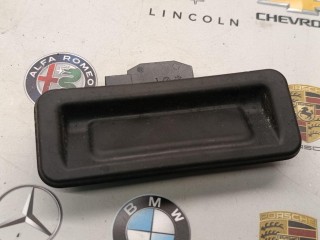 кнопка открытия багажника BMW 4 серия G22/G23 2022, 3.0 л., бензин, c4f, кабриолет, полный привод, 7497538