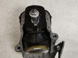 подушка крепления двигателя Fiat 124 Spider 1 поколение 2020, 1.4 л., АКПП, красный, кабриолет, задний привод, A260284