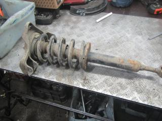 стойка передняя правая Volkswagen Passat B5 1999, 1.9 л., дизель