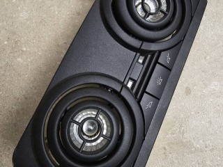 фонарь салона (плафон) BMW 2016, бензин, АКПП, белый, задний привод, 6952100000
