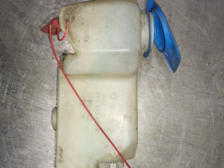 бачок омывателя Audi A4 B5 1998, 1.8 л., 5МКПП, серебро, седан